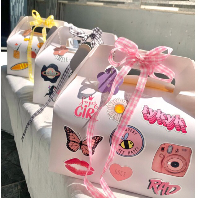 

Gift Box Graduation/Birthday (MOHON BACA DESKRIPSI)