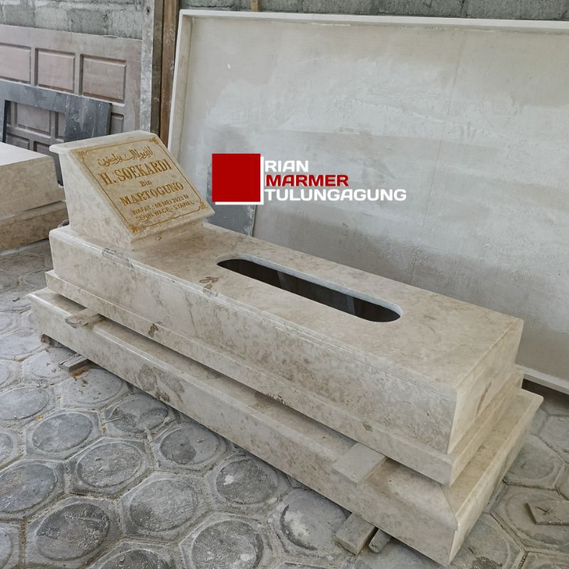 Kijingan Makam Kuburan Model Dobel Pondasi Marmer Putih + Grafir Nama Emas