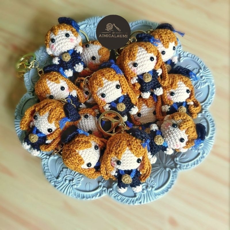 Gantungan amigurumi wisuda