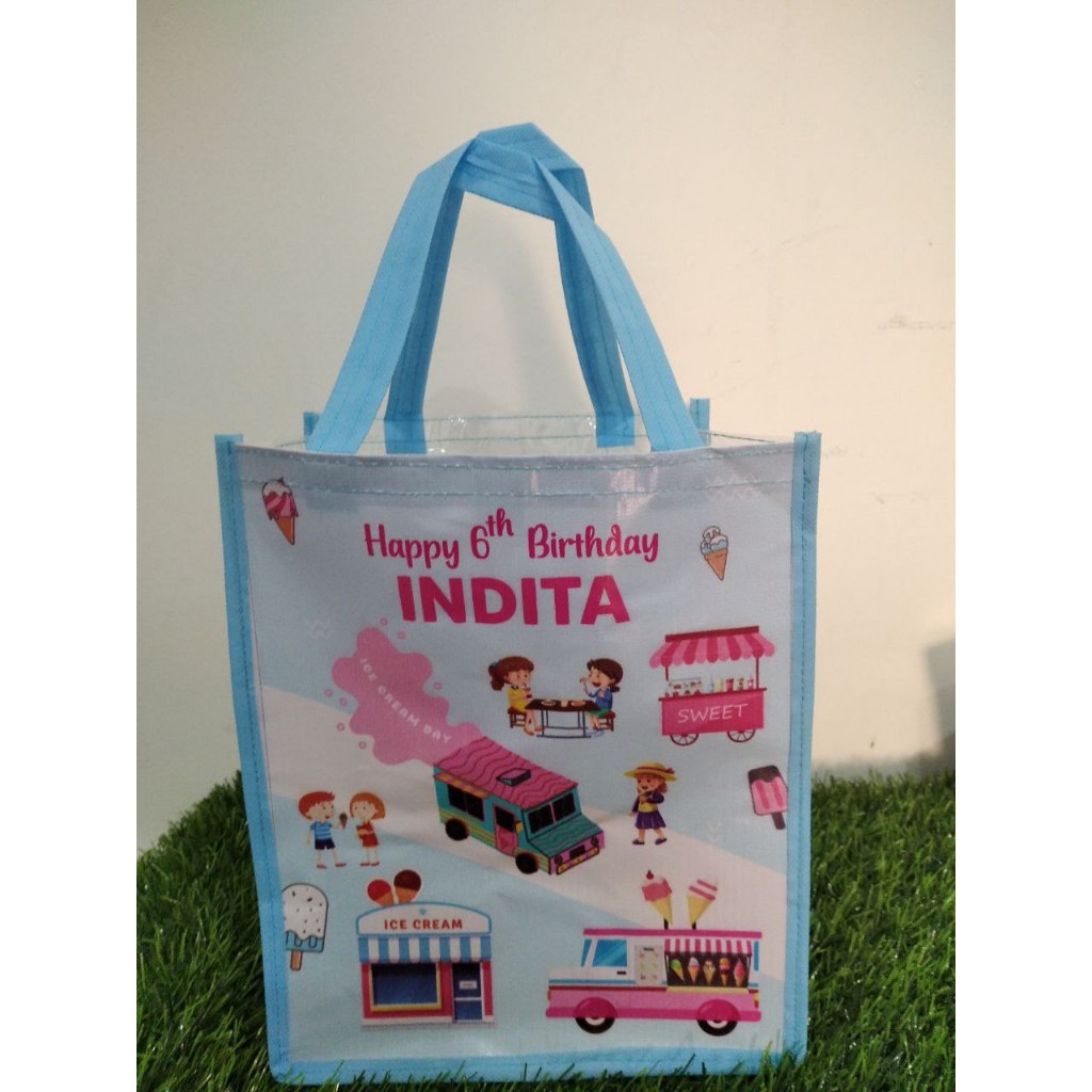 

tas souvenir / tas ultah / tas mika / goodiebag / tas mika banner 26x15x35 / hampers