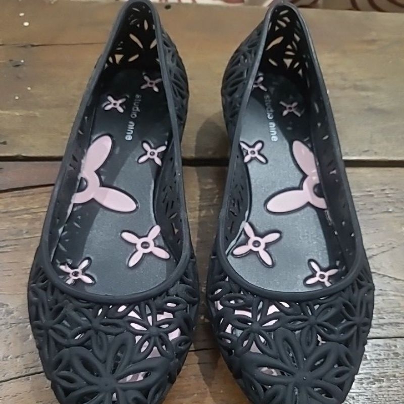 Sepatu Karet STUDIO NINE