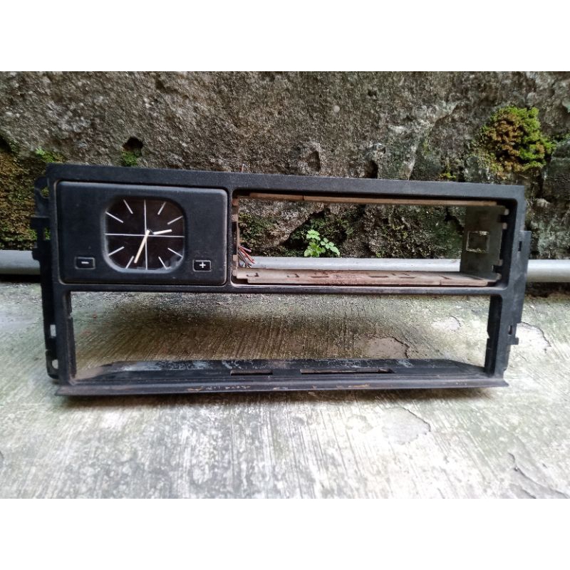 jam analog plus frame BMW e34 serie 5 original