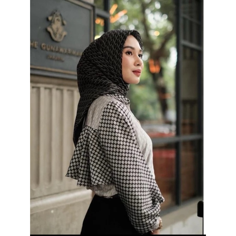 PL Monogram Shirt XL Vanilla Hijab