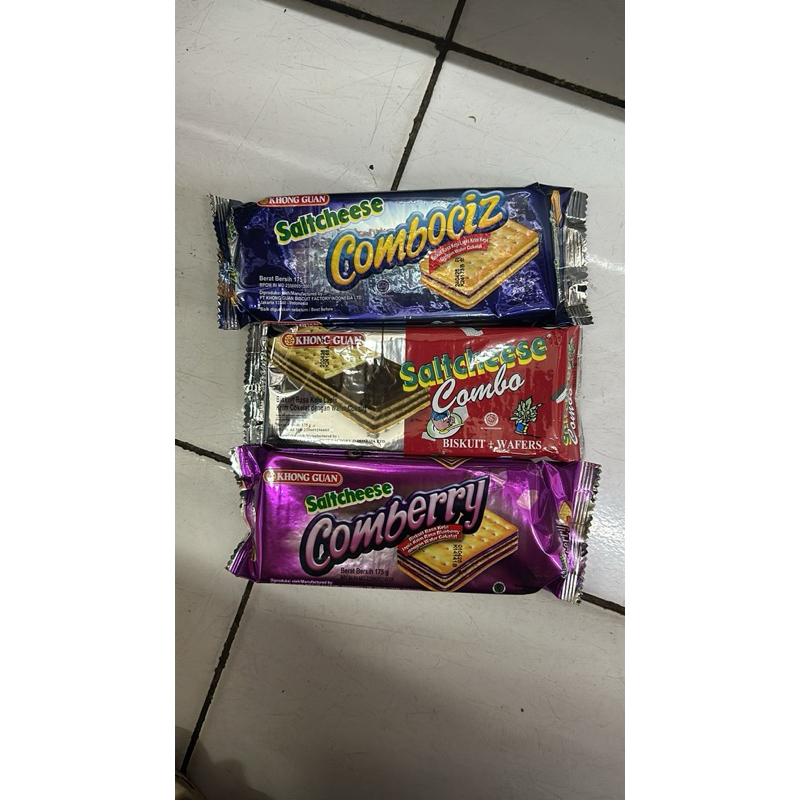 

SALTCHEESE Biskuit Wafer 175gram aneka rasa