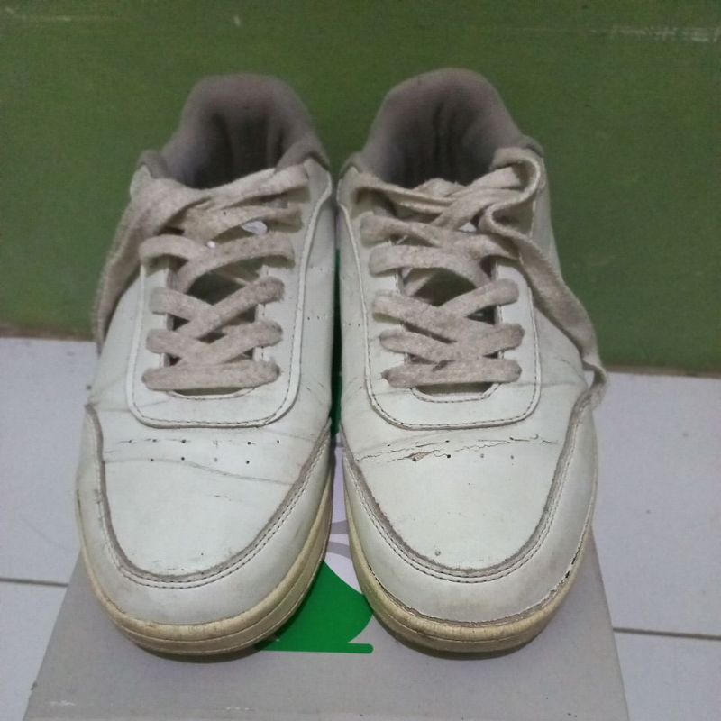 Preloved Sepatu Diadora Givano Putih / Sneakers diadora