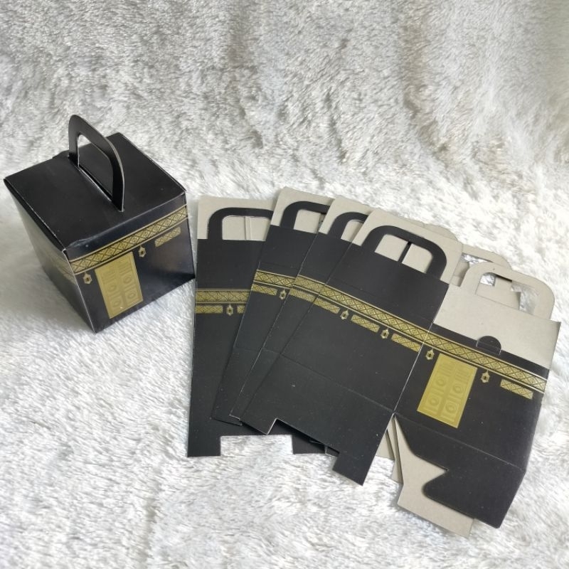 

kardus box ka'bah Premium untuk souvenir oleh oleh haji umroh