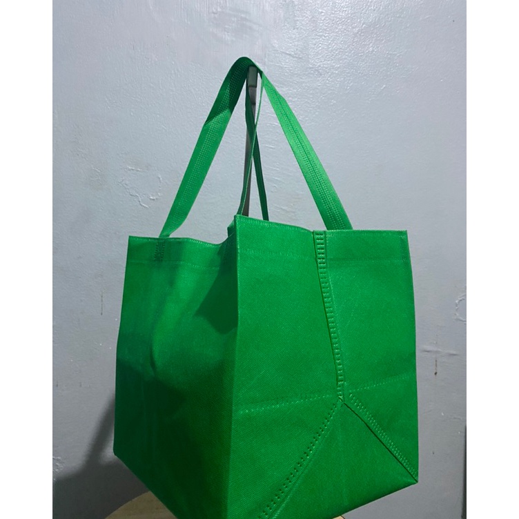 

Model Baru 1 PACK 6 PCS GOODIE BAG TAS HAJATAN 22x22 CM TINGGI 25 CM TAS NASI BOX TAS SPUNBOND TAS WALIMAHAN TAS BELANJA TAS HAJATAN SERUT