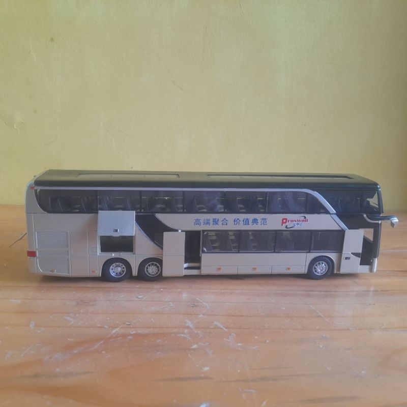 Bus double dacker mainan bus tingkat warna coklat skala 1:32 bahan besi