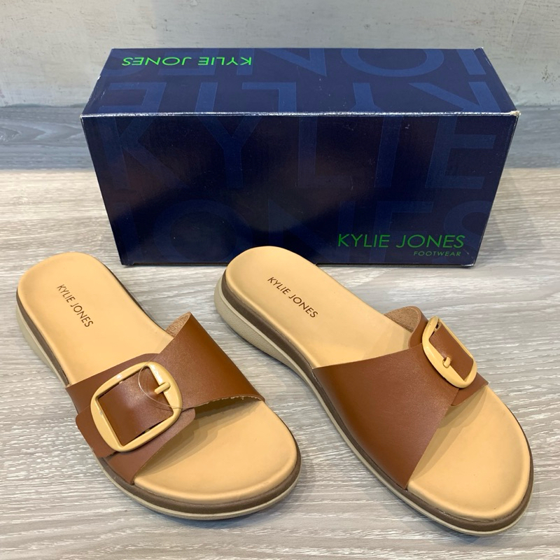 Kylie Jones - Sandal Slip-On / Flat Wanita | AI-181 - Coklat