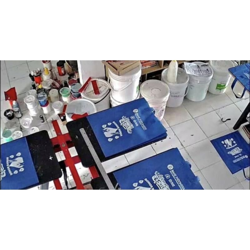 

Tas Spunbond Press 25x35x8 Sablon 1 Warna