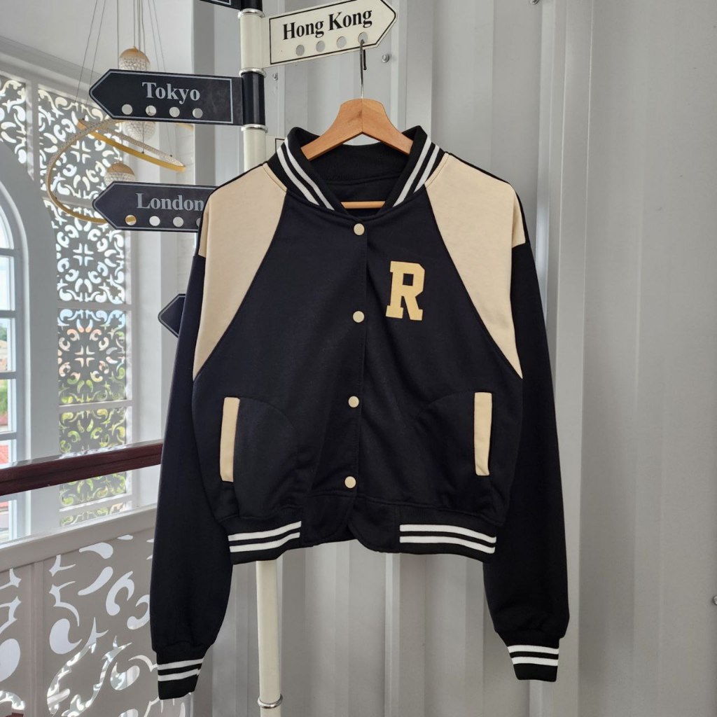 R CREAMY JAKET BASEBALLL VARSITY REALPICT