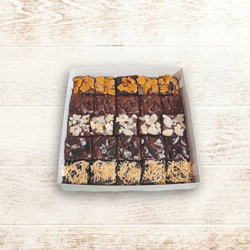

Full Fudgy Brownies Xya Bakery - Size 20x20 cm