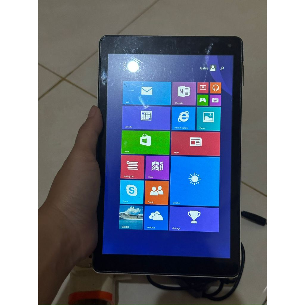 Tablet Windows Microsoft (Royal Caribbean Exclusive Release)