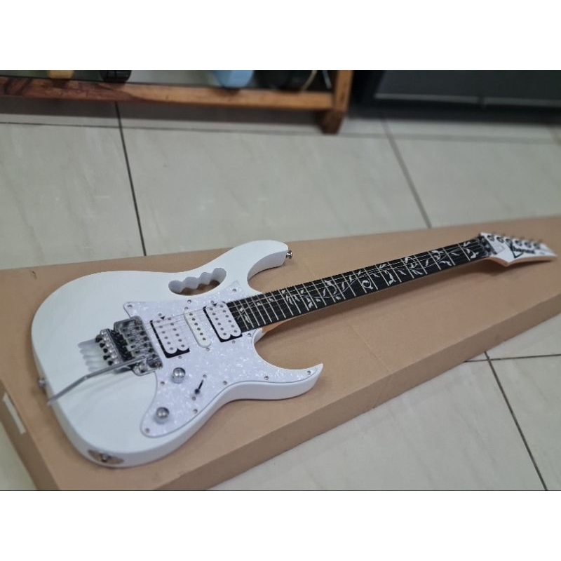 Gitar listrik Ibanez Jem Flower putih updown (elektrik)