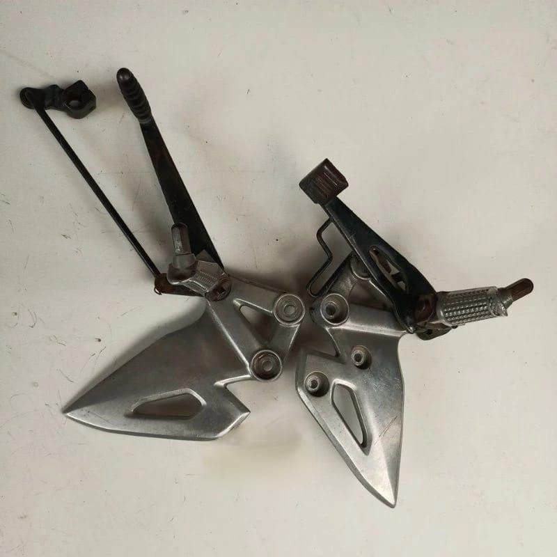 FOOTSTEP DEPAN SUZUKI GSX 150 GSX S GSX R ORIGINAL