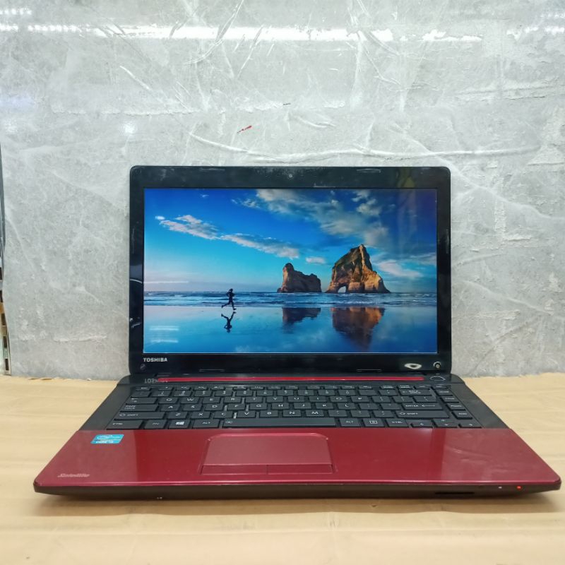 TOSHIBA SATELIT C40-A INTEL CORE i3-2348M RAM 4GB SSD 128GB HDD 500GB