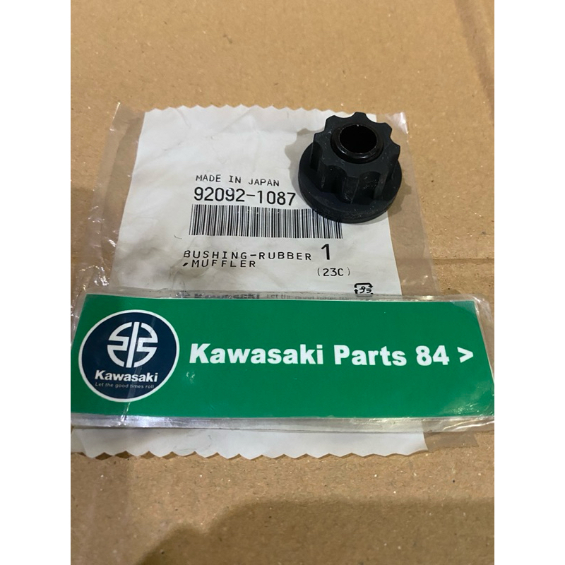 BUSHING KNALPOT ZX6R Z800