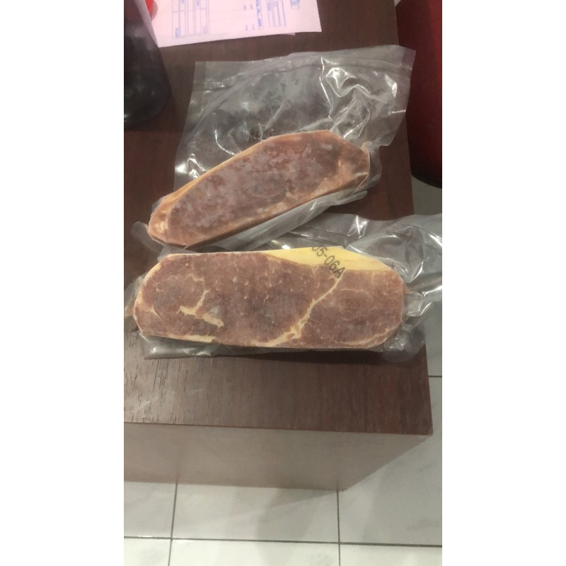 

Striploin Aussie Cutting Steak Rp. 45.000/pcs berat per pack 200 gr