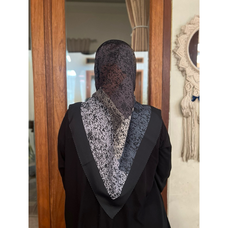 kerudung voal segiempat syari motif