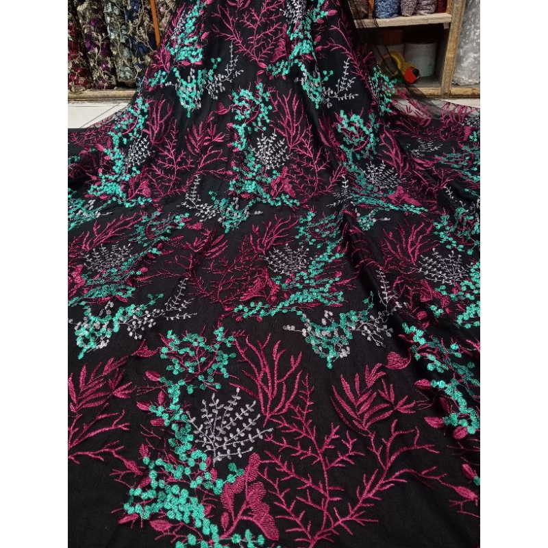 BAHAN TILE BUNGA RAMBAT / TILE AKAR