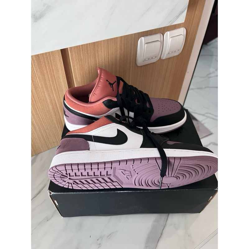 Sepatu nike air jordan 1 Low SE