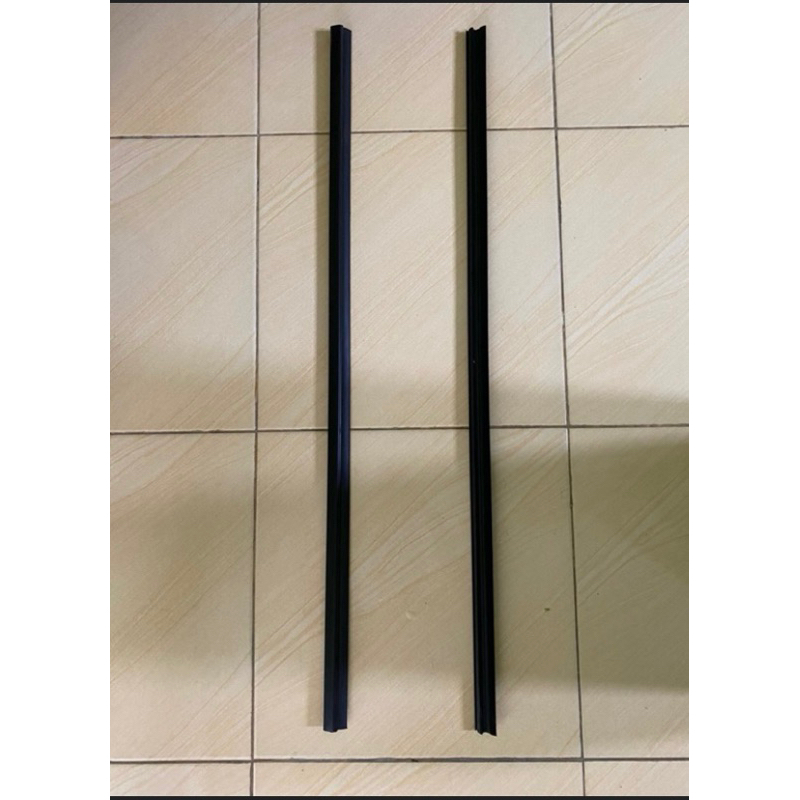 karet pelipit kaca luar water strip kaca universal mobil Honda Daihatsu Nissan Toyota dll