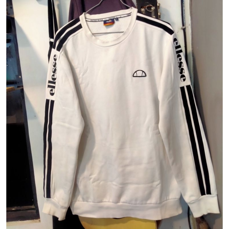 crewneck Ellesse spell out putih