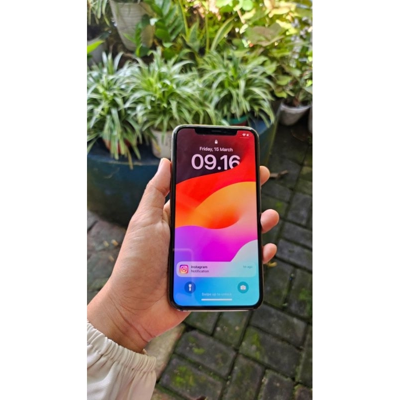 iPhone 11 pro 256 GB  ex inter IMEI RESMI BEACUKAI & iPad 5 ibox second