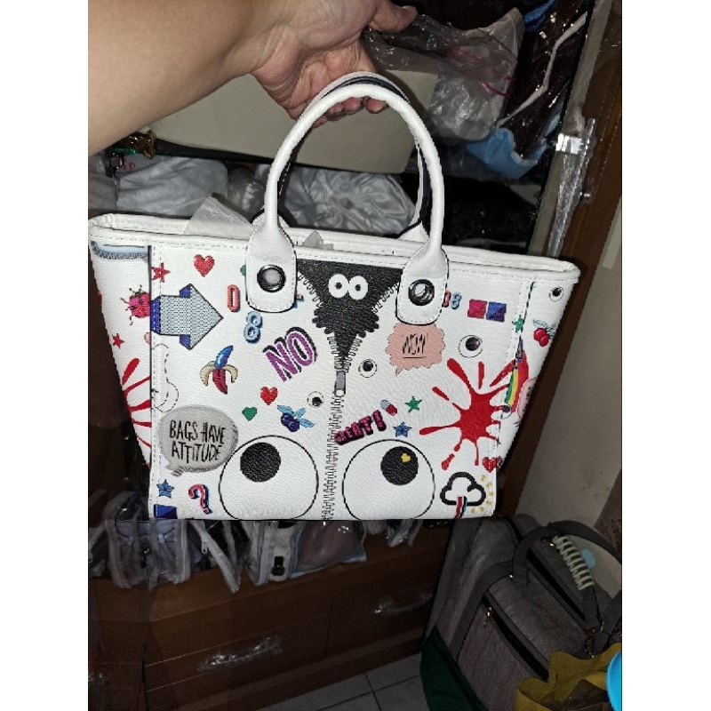 (Used) Huer eye theme tote bag warna dasar putih