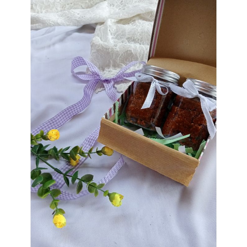 

SOLARA HAMPERS - Sambal