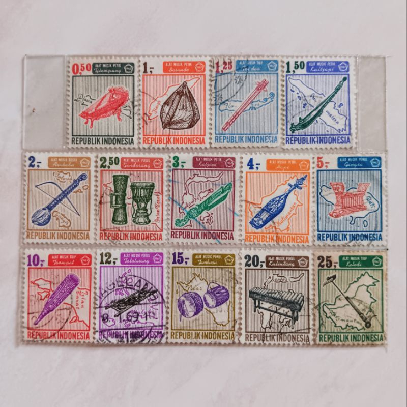 

(AC) Perangko Indonesia 1967 Alàt Musìk Set 14 pcs Used