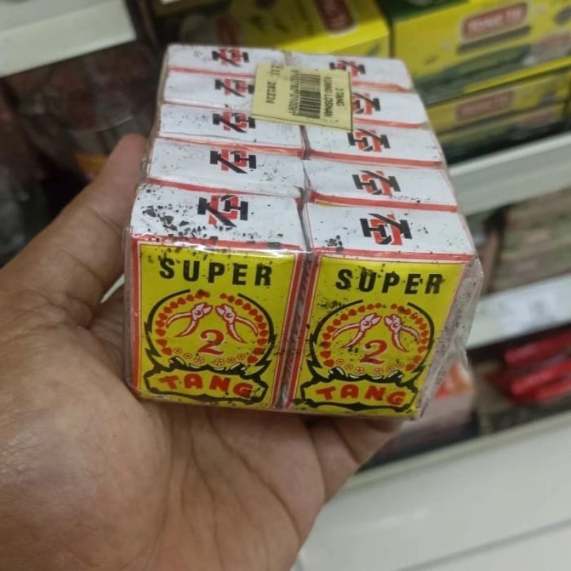 

TEH 2TANG SUPER KUNING (1pak: 10pcs) Teh Seduh Cap Dua Tang / Teh 2Tang Asli Tegal Slawi / Teh 2Tang Kuning/ Teh Tubruk / Teh Kepyur / Teh Seduh Wangi Teh Melati Oleh Oleh Tegal Slawi Teh Tubruk Khas Tegal Slawi Teh Solo Teh 2Tang Super Kuning Tegal Slawi