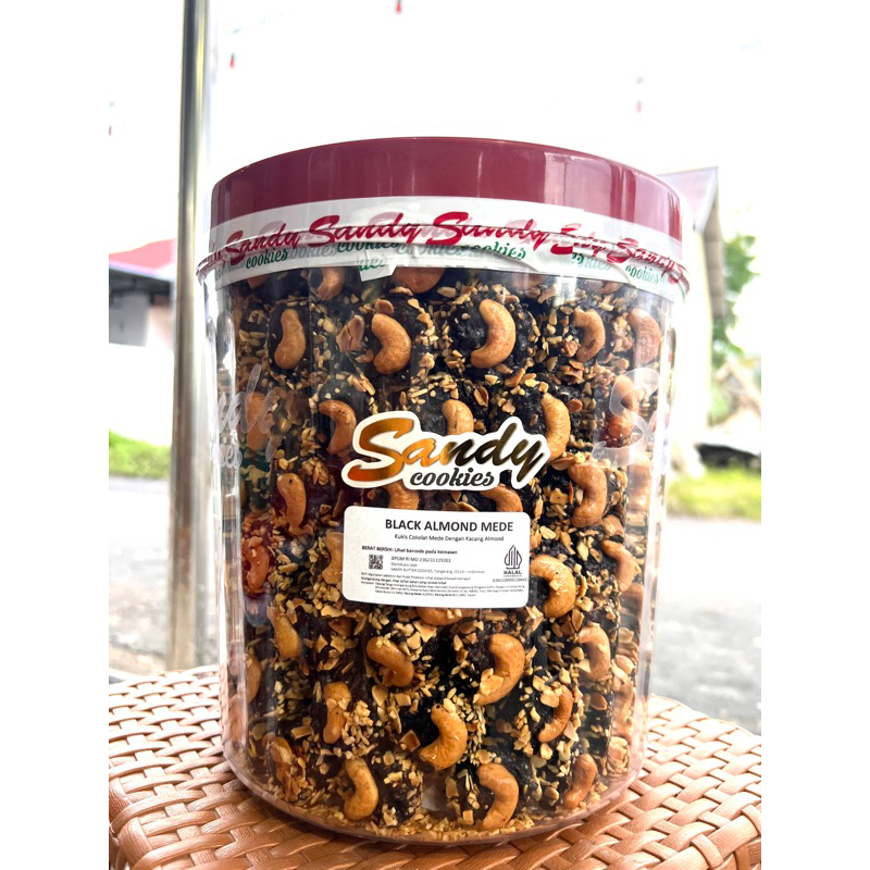 

K.SANDY JAKARTA PREMIUM BLACK ALMOND MEDE 100gram
