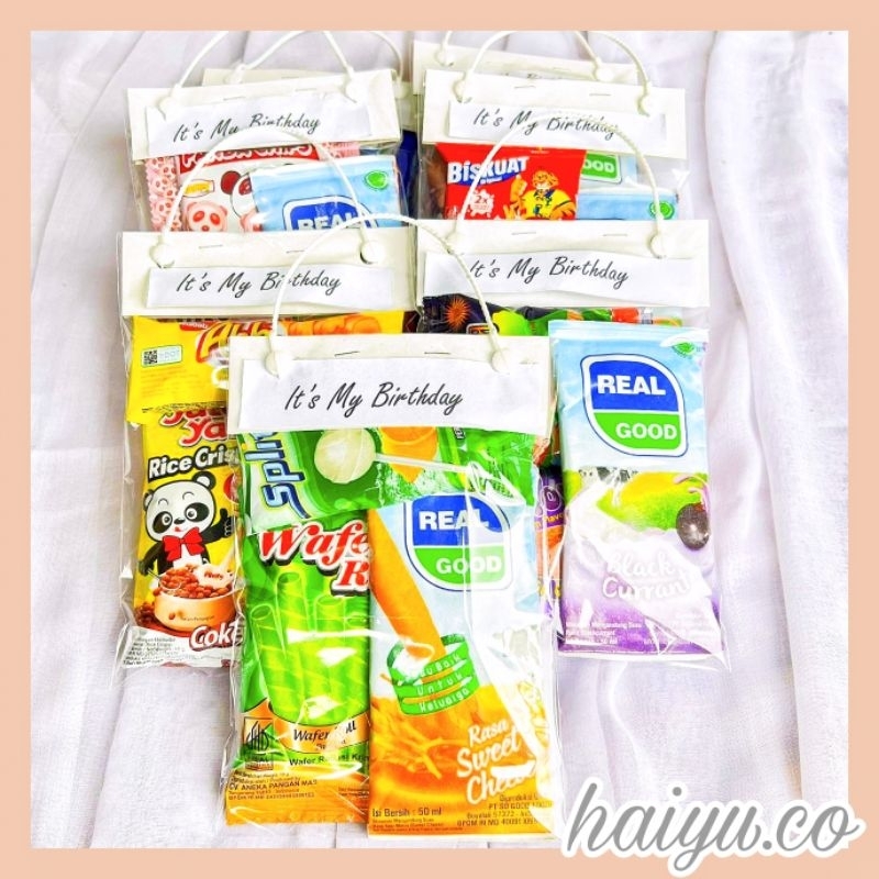 

[READY] Mini Gift Snack Bag Murah Freebie Mini Hampers Snack Isi 2 dan Susu Souvenir Ulang Tahun Wisuda Kado Lucu Termurah By Haiyu