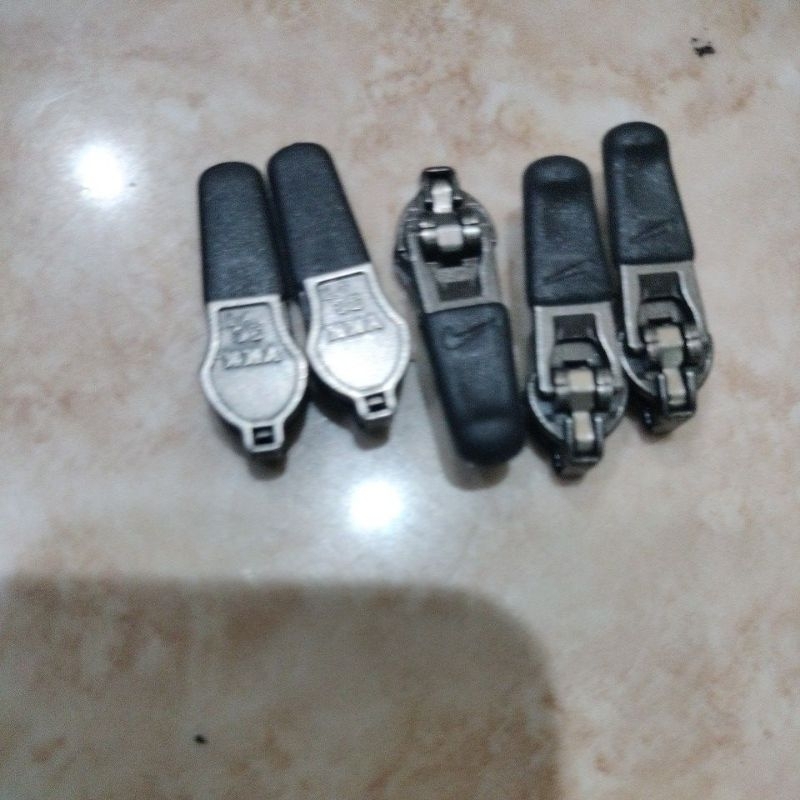 kepala zipper/kepala resleting rubber no3 ykk terbalik