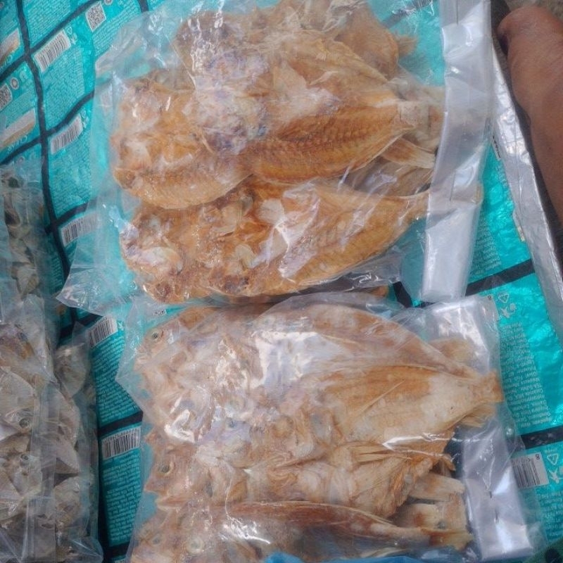 

ikan asin/kering merah 1kg