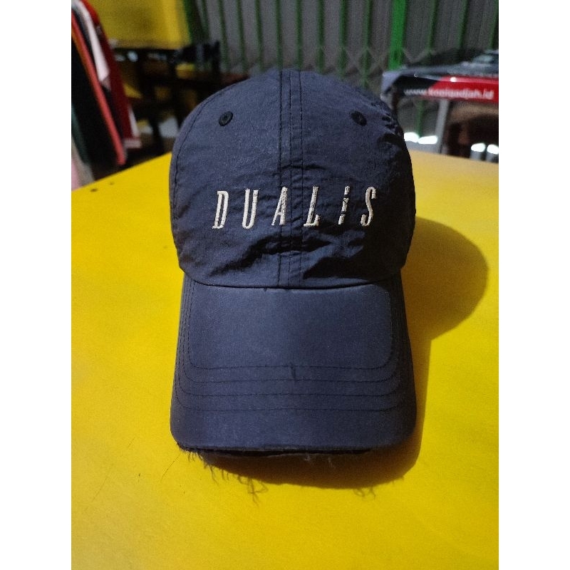 Topi Caps Descente Hitam