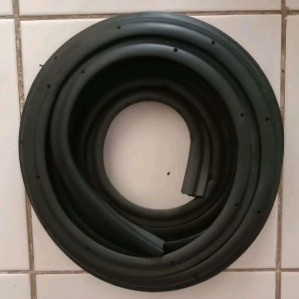 KARET PINTU BAGASI MOBIL AGYA ORIGINAL