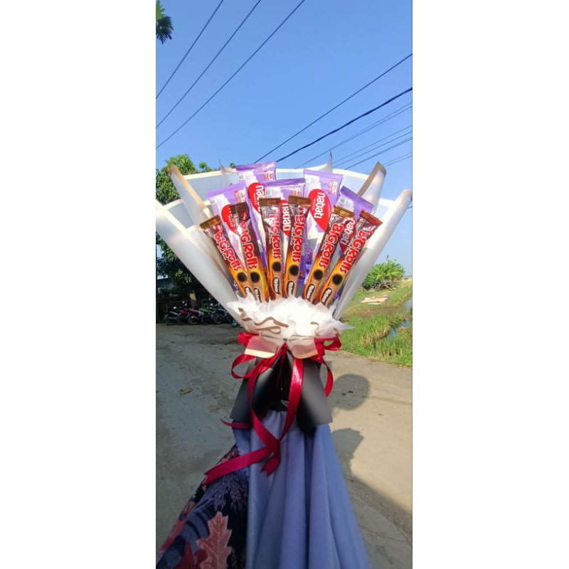 

buket snack makanan ringan buat hadiah wisuda atau ulta
