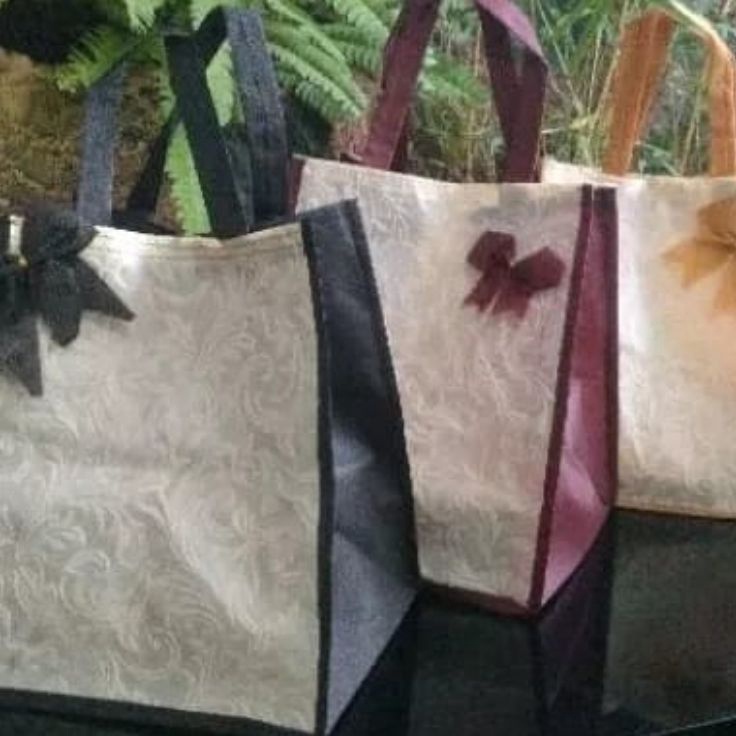 tas hajatan embos premium dus 22x22 per lusin