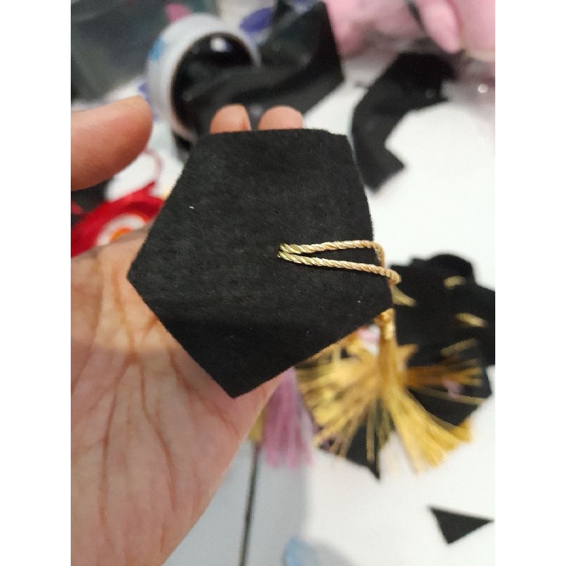 Toga Topi Boneka Wisuda / Selempang Nama Boneka Wisuda /Selendang Wisuda