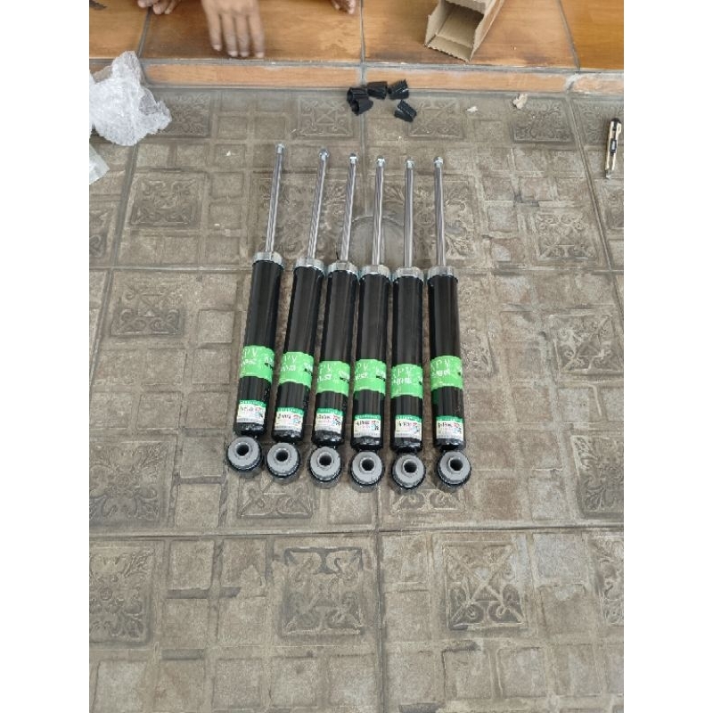 shock belakang wuling cortez