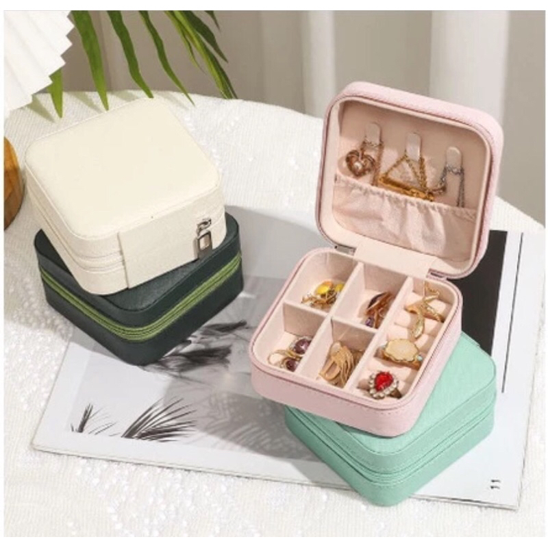 

Kotak Perhiasan Mini Jewelry Box Tempat Kalung Cincin Anting Gelang