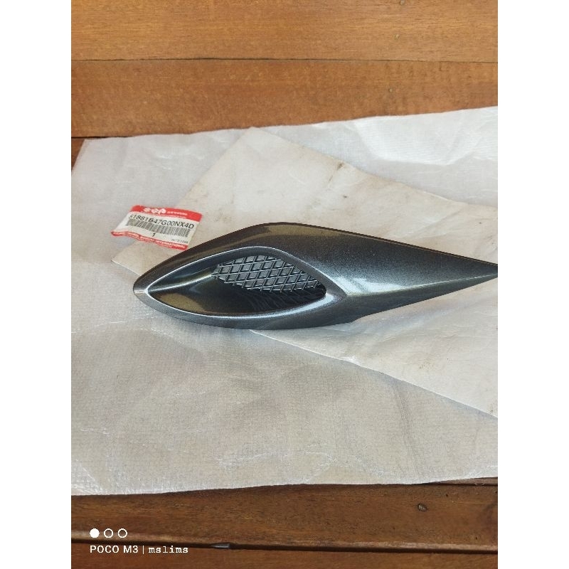 cover body tameng depan kiri Suzuki Arashi original SGP