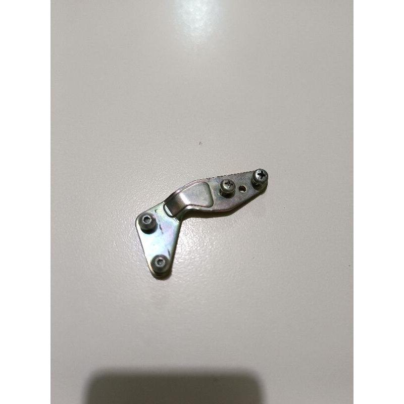 Plat Penahan Kabel Gas Trotle Body Mio J , Mio GT , Fino 115 , Soul GT 115 , X-Ride 115 ( Original )