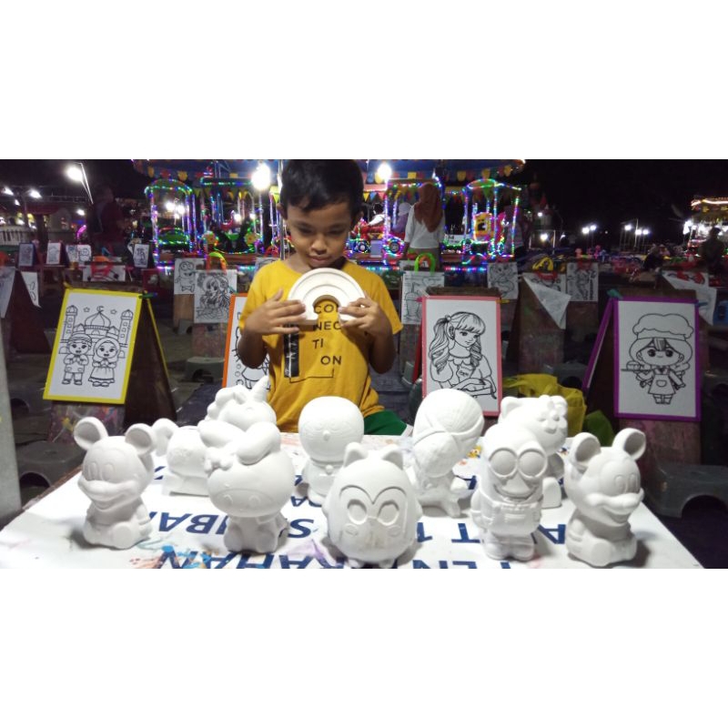 patung lukis bahan gipsum