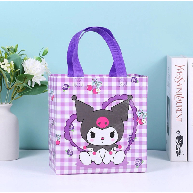 

GOODIE BAG ULTAH MOTIF SANRIO TAS SPUNBOND SOUVENIR TAS ULANG TAHUN TAS HAMPERS TAS BELANJA