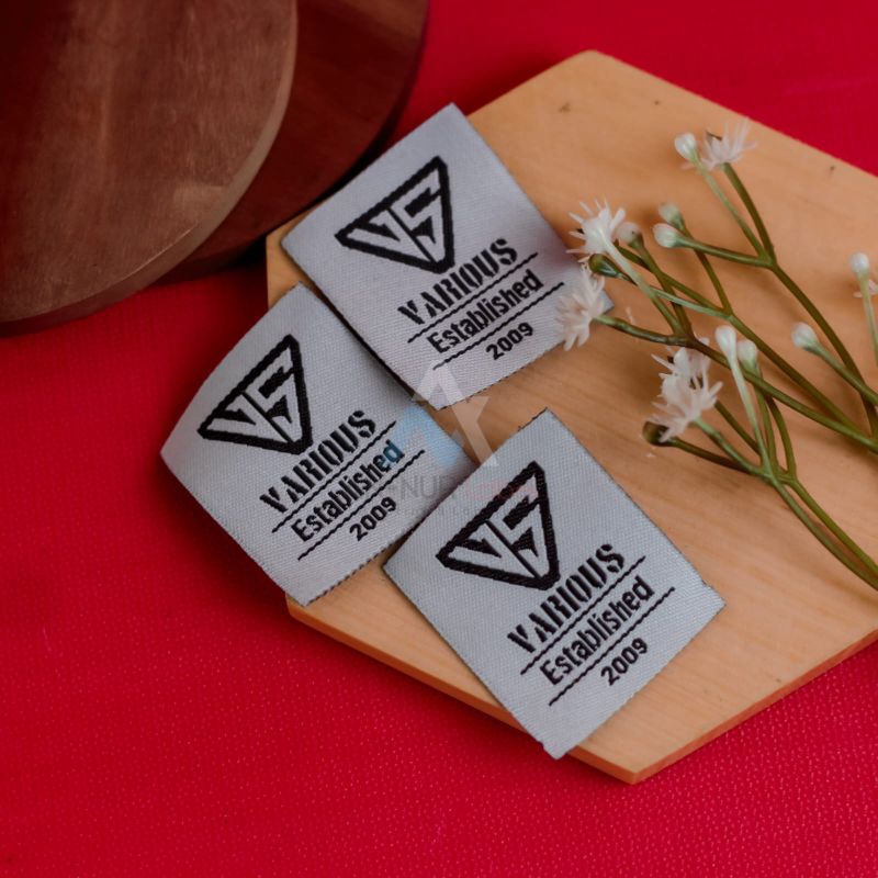 

JASA CUTTING LABEL HOTCUT POTONGAN PANAS