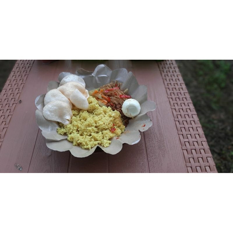 

Nasi kuning telur,Nasi kuning telur ceplok,Nasi kuning ayam,Nasi kuning ayam dan telur.