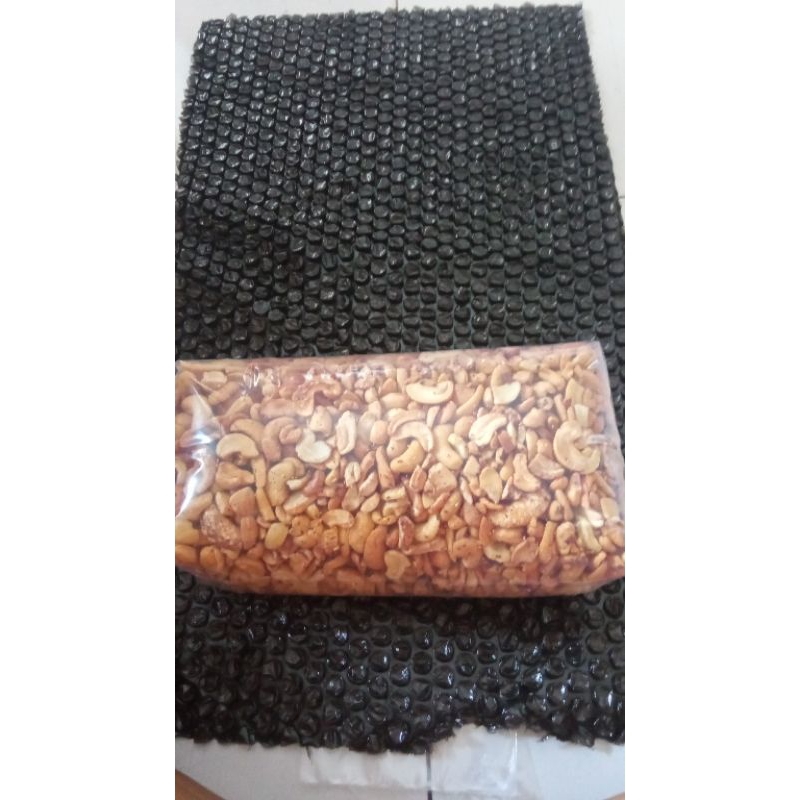 

kacang mede patahan 1kg